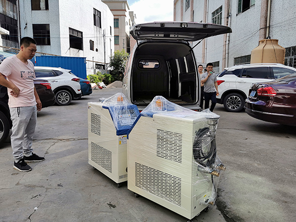 180度油溫機出貨